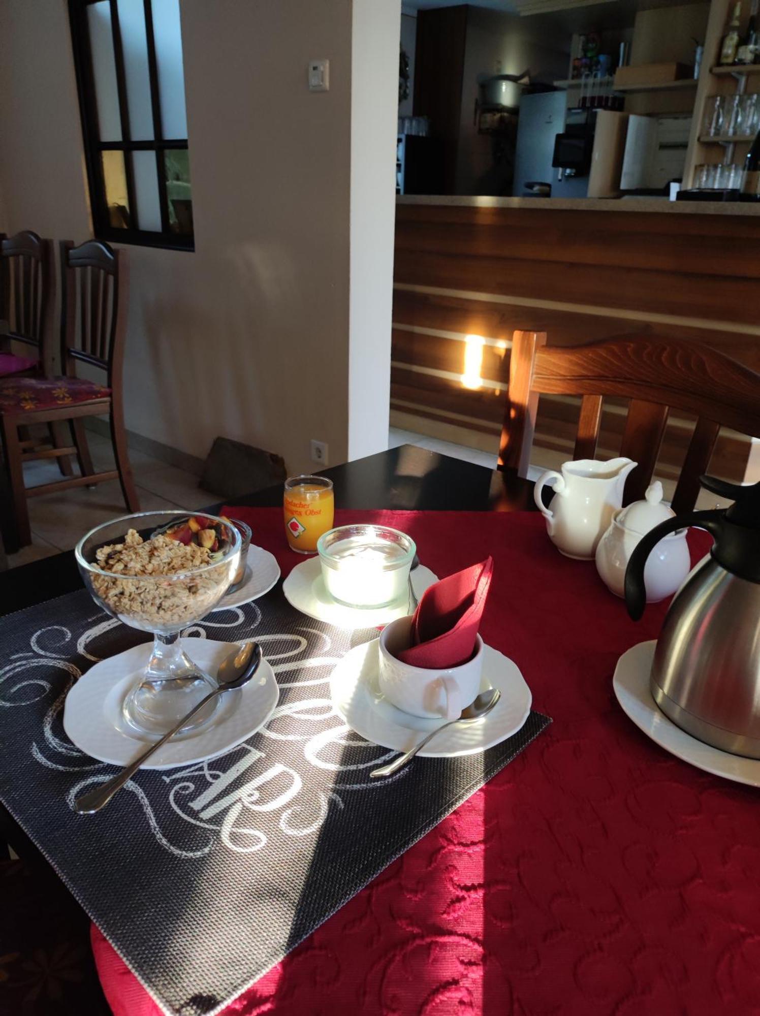 Cafe Im Hof- Bed & Breakfast Streufdorf Luaran gambar