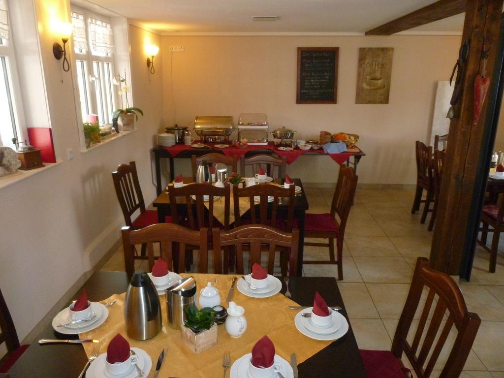 Cafe Im Hof- Bed & Breakfast Streufdorf Luaran gambar