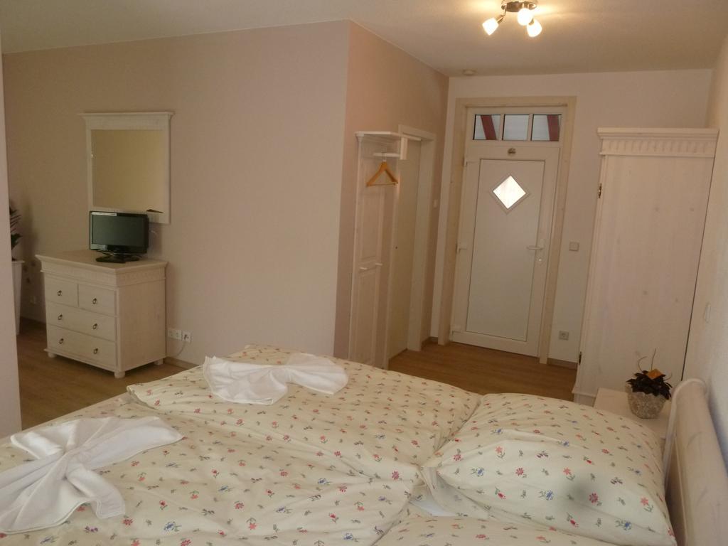 Cafe Im Hof- Bed & Breakfast Streufdorf Luaran gambar