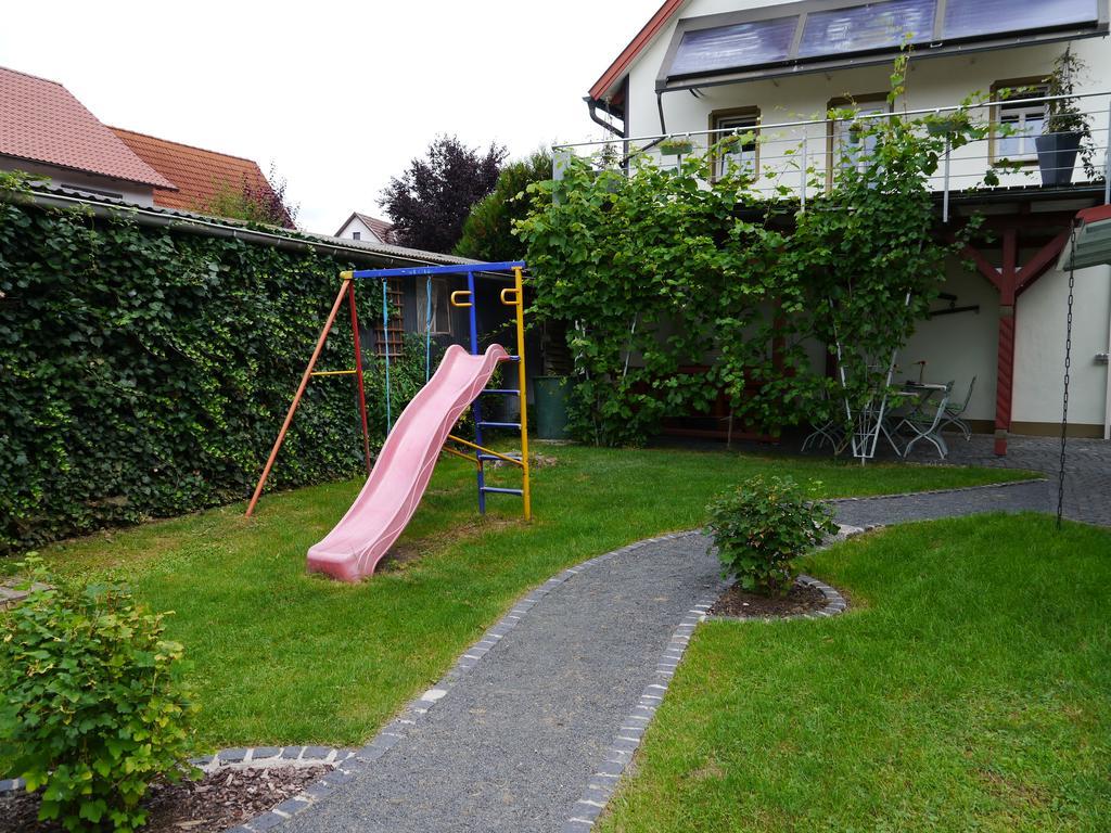 Cafe Im Hof- Bed & Breakfast Streufdorf Luaran gambar