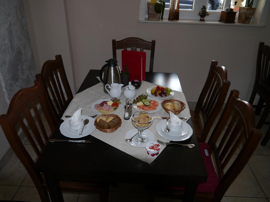 Cafe Im Hof- Bed & Breakfast Streufdorf Luaran gambar